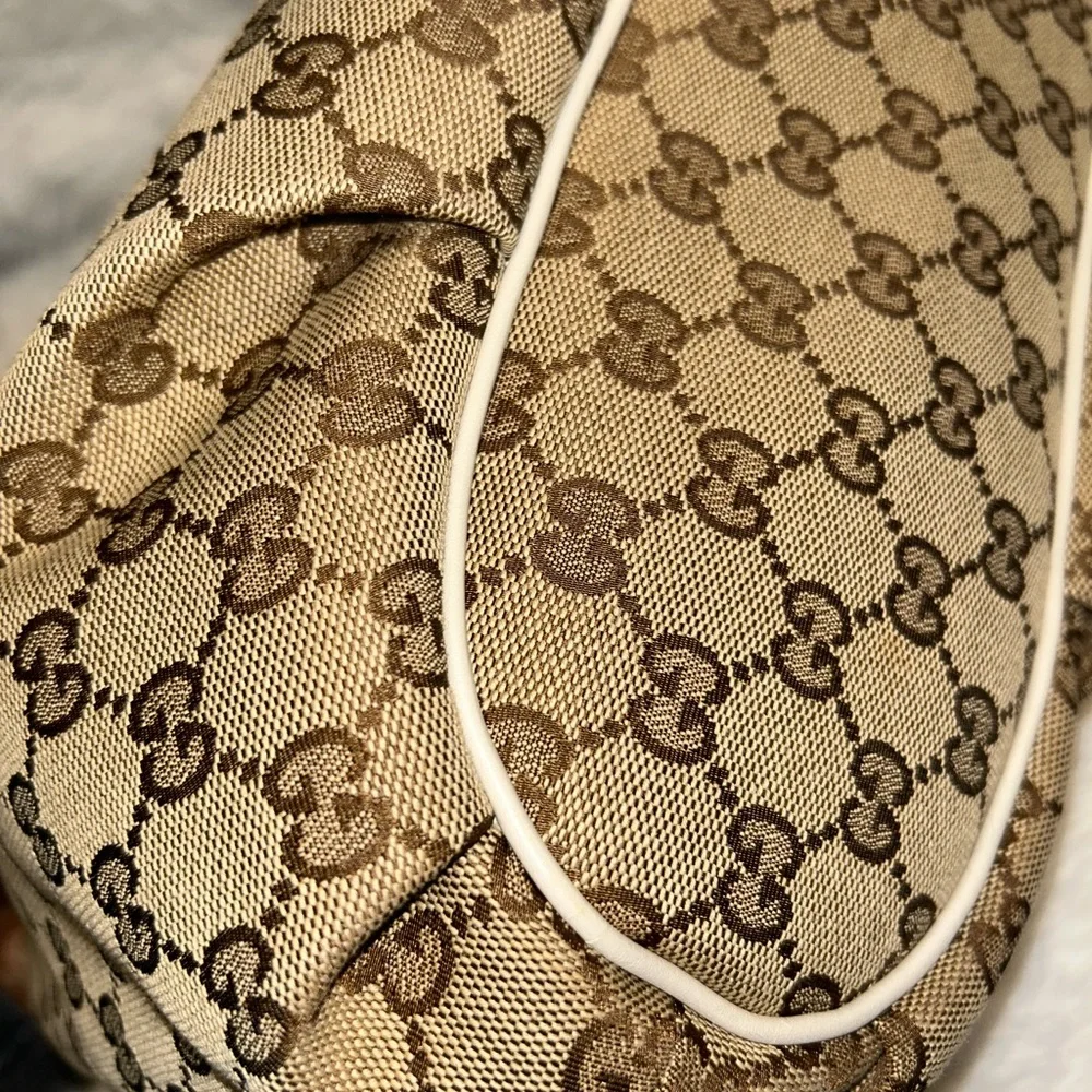 Gucci GG Canvas Crossbody Bag - Picture 16 of 16